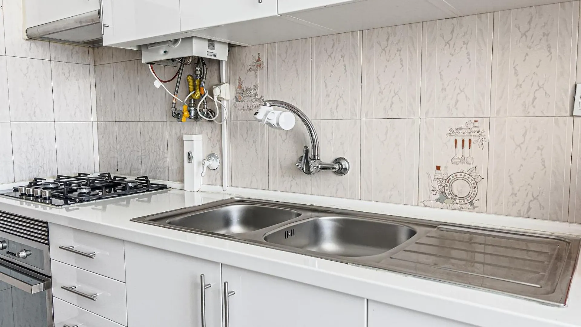Family-Friendly And Cozy 3-Bedroom Accommodation In Lisbon Portugal